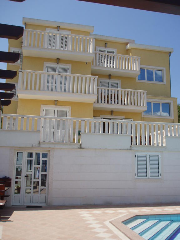 Apartments Romana Slatine Eksteriør bilde